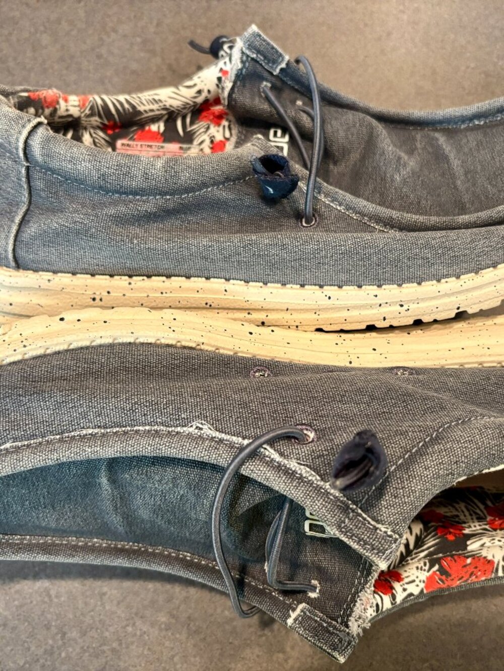 ~~Hey Dude Wally Stretch Loafers Men's 13 Blue Canvas Floral Lining Slip On  ***